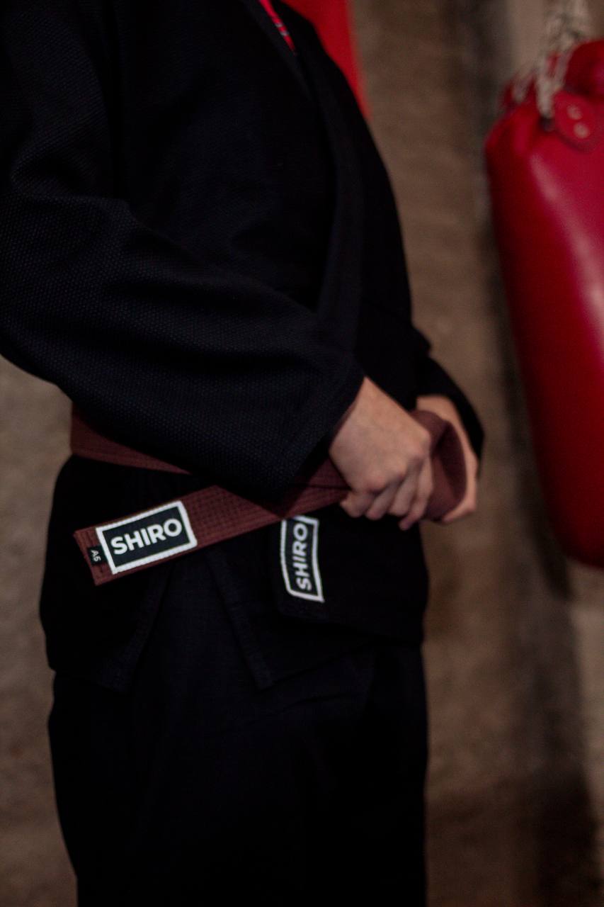 Shiro Gi Negro puesto
